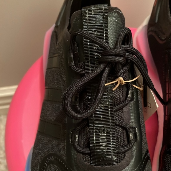 NWT ADIDAS NMD_V3 ‘OG Black’ size 10 - Picture 5 of 15